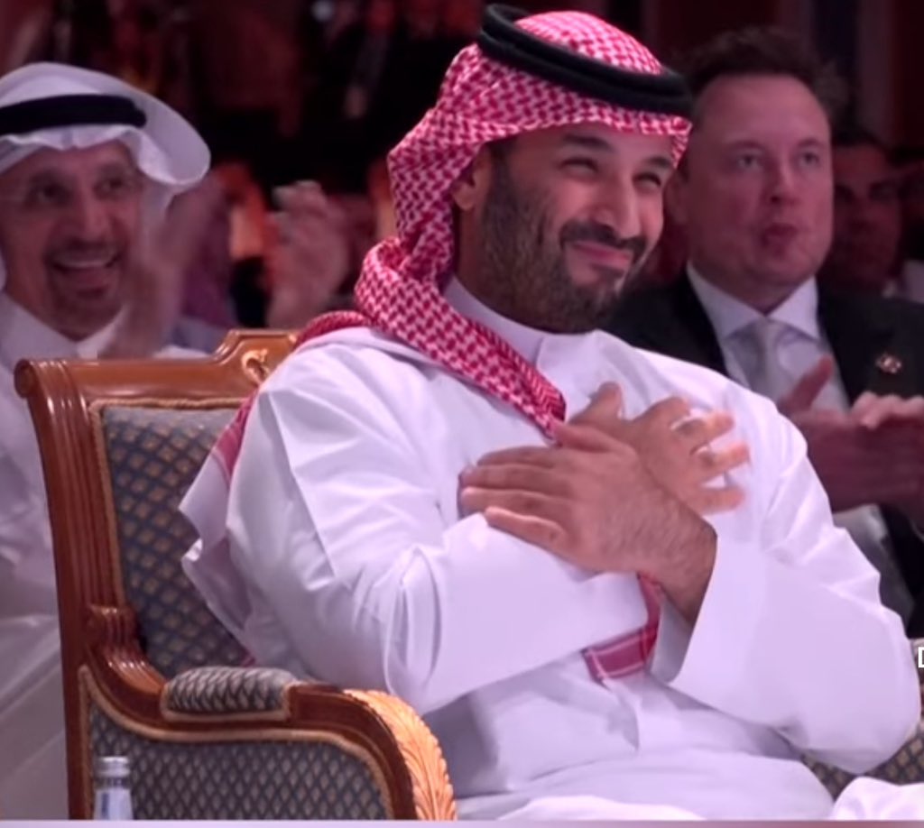 خير الناس انفعهم للناس 
فما بالك بمن عم نفعه دول .

*شكرا " محمد بن سلمان " . 
و كم شكرا حصدته من قلب عربي ومن قلب مسلم .