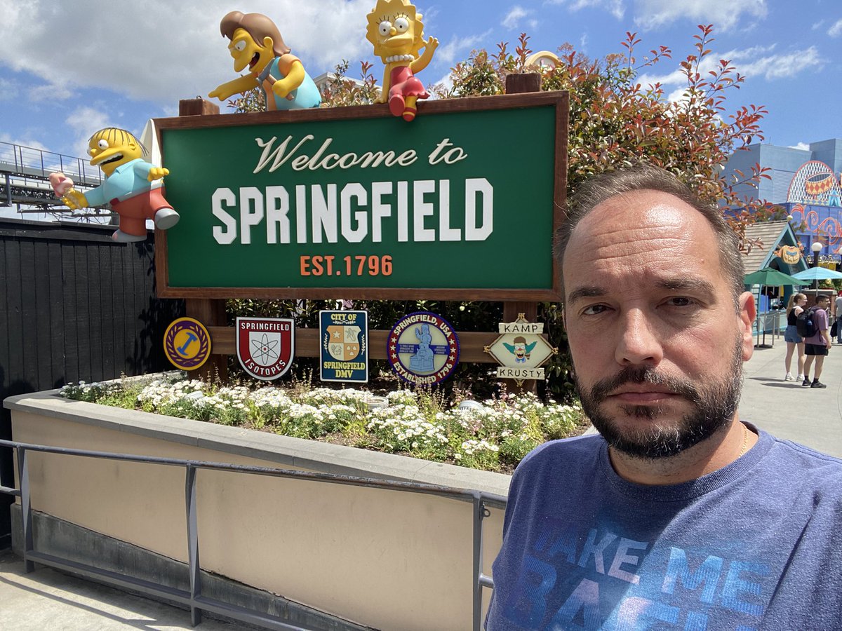 DougInTx tweet media