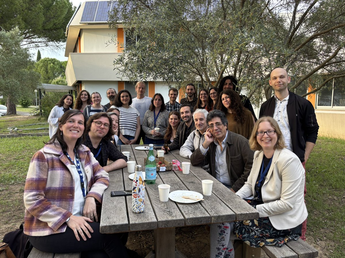 Some of the participants of the Neuroethology meeting, satellite of the annual meeting of the French Neuroscience Society. We had a terrific day in Montpellier with fascinating talks and exciting discussions! Thanks to Manu Perisse and his team for the wonderful hosting!