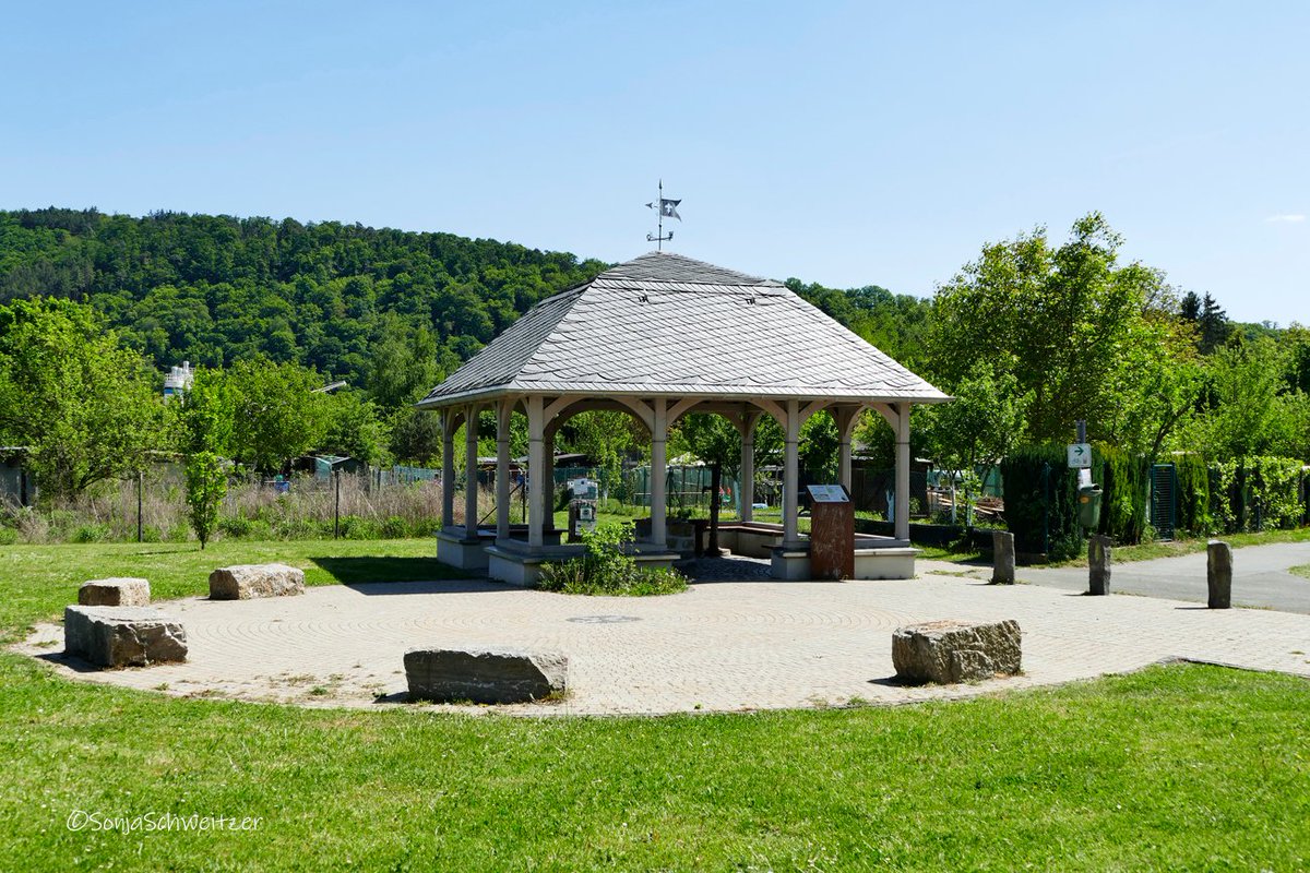 HessenSonja5767's tweet photo. Am Radweg R7 bei Löhnberg kann man einen Stopp beim Sauerborn einlegen.................... #Sauerborn #Quelle #Wasser #Fahrrad #Geopark #Lahnradweg #Radweg #R7 #Lahntal #Lahn #Löhnberg #LimburgWeilburg #Mittelhessen #Hessen #Germany https://t.co/csiSsoS3dM