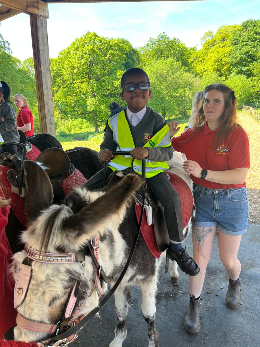 LeighCEPrimary's tweet image. Reception had a lovely day at the farm 😊 @Smithillsfarm #creatingabetterfuture