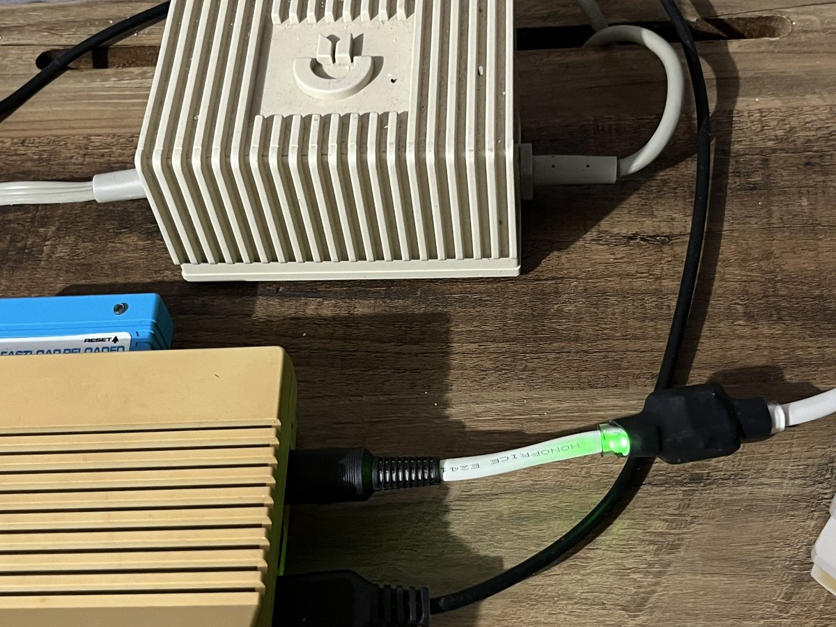 raymnegron's tweet photo. Finally  decided to buy a C64 saver for my Commodore 64. Thank you Ray Carlsen https://t.co/XNov266Hr1