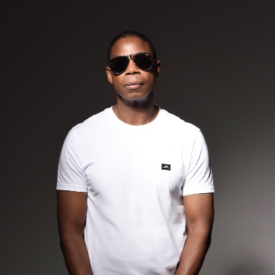 🔥🎤 Mic Check: From Harlem to global stages, Doug E. Fresh revolutionized hip-hop with his legendary beatboxing &amp; timeless hits like "The Show" &amp; "La Di Da Di."

Catch him LIVE at Mercedes-Benz Amphitheater on July 19!

Get your tickets now! bit.ly/4djEFMg