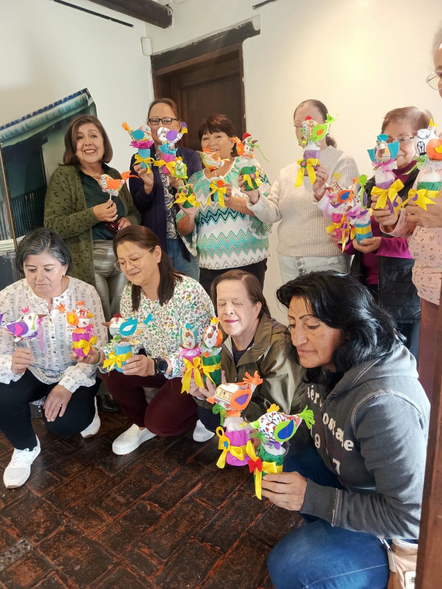 CulturaCUE's tweet photo. 📸 #EnImágenes te compartimos la vibrante #actividadcultural que llena de vida nuestras #CasasPatrimoniales y #CentrosCulturales.
🎨 Pequeños y grandes, #crean, #aprenden y se inspiran en un ambiente lleno de #arte y #comunidad.🖌️
#Cuenca #AmorPorCuenca #YoAmoCuenca https://t.co/yO3Fw8JiY8