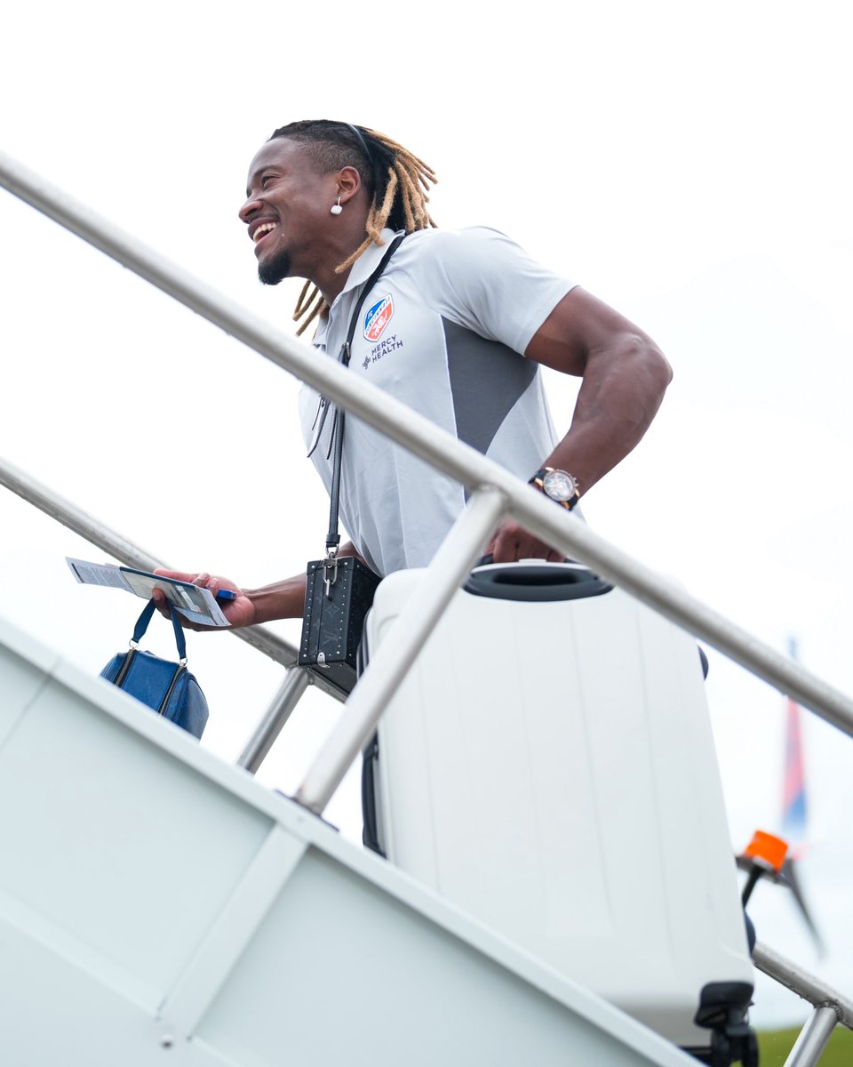 fccincinnati's tweet photo. Headed north. 🇨🇦🍁 https://t.co/QPmlQJwX2V