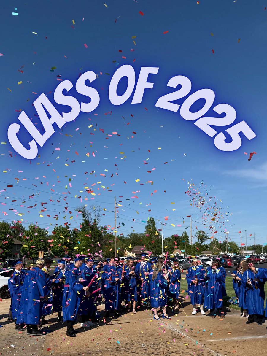 halsteadhighli1's tweet photo. Senior Week Scenes - What a fun week celebrating HHS Seniors with the Senior Banquet, Fill My Shoes, Senior Baskets and Graduation! Best of luck Dragon Seniors! 💙 #440Proud https://t.co/wygEK0t5QQ