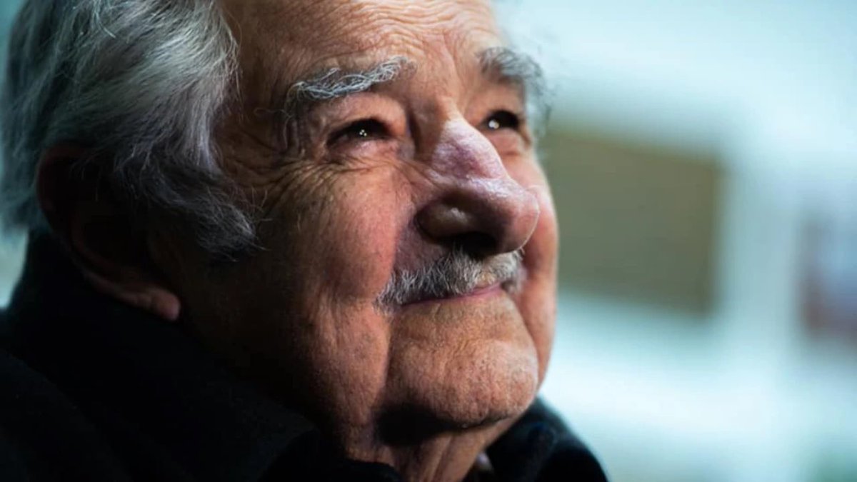Con profundo respeto despedimos a Pepe Mujica, un líder que marcó la política latinoamericana con coherencia, sencillez y un profundo amor por su pueblo. Su legado de humildad y compromiso social será siempre una inspiración. Que descanse en paz.🙏🏻