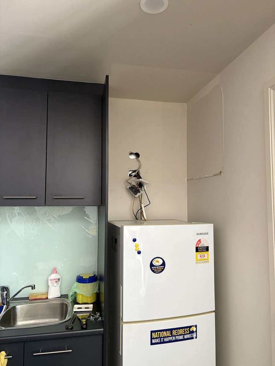 CLAN_AU's tweet photo. Ian promised to make a box for the microwave in our social room #Geelong
Cameron the builder happened to visit & helped Ian
Thanks heaps 💙💛
Come visit on 22nd May & see the finished cabinet
Ian in #Salvos #Kardinia #Children’sHome #Belmont Vic
#ClanniesSupportingCLAN https://t.co/TVEv6n40zw