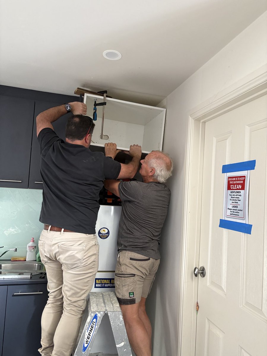 CLAN_AU's tweet photo. Ian promised to make a box for the microwave in our social room #Geelong
Cameron the builder happened to visit & helped Ian
Thanks heaps 💙💛
Come visit on 22nd May & see the finished cabinet
Ian in #Salvos #Kardinia #Children’sHome #Belmont Vic
#ClanniesSupportingCLAN https://t.co/TVEv6n40zw