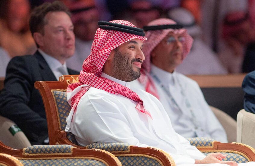 حفظك الله ياسيدي ولي العهد..
كلنا فخر و اعتزاز بإنجازاتك الكبيرة
اللتي تعدت حدود الشرق الاوسط
وها انت اليوم تضيف إنجازًا جديدًا
برفع العقوبات المفروضة على اشقائنا بسوريا

دام عزك ودام إعتزازنا بك 🇸🇦