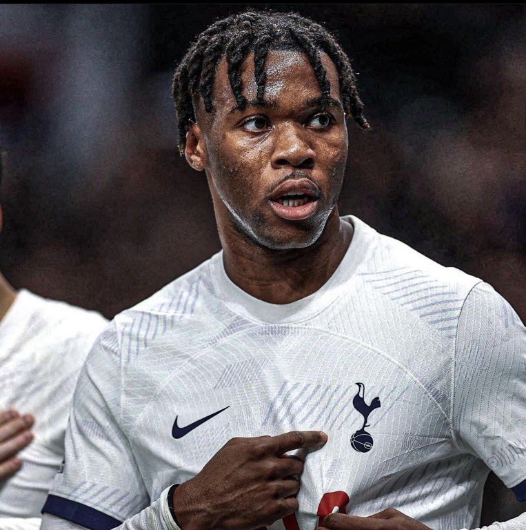 🎙️| Destiny Udogie’s response to being told it must be nice to be linked with a move to Manchester City: 

“No, I think personally it’s been a tough season, with injuries, and everything, including my form, but at the same time, I’m trying to finish the season strong, I’m trying