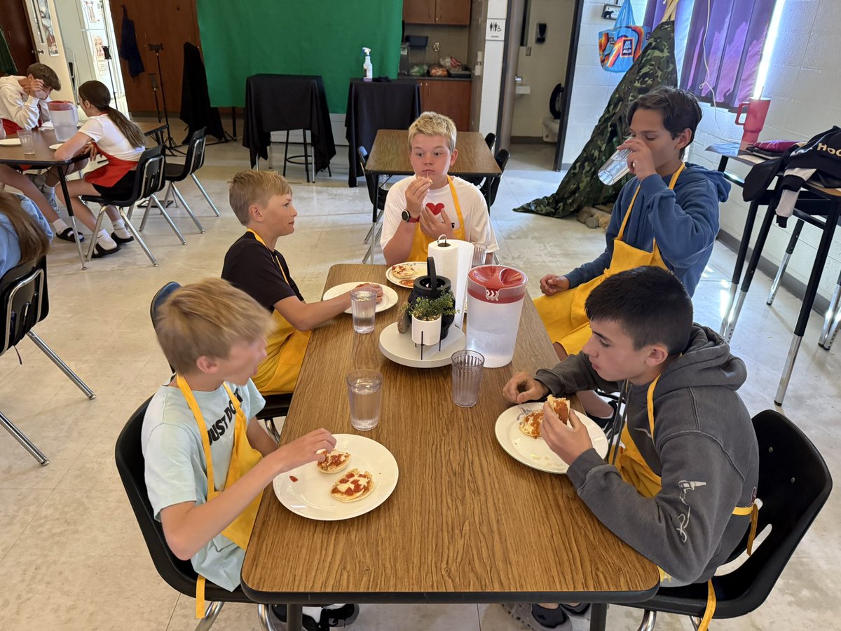 Business Math 7 - students put their entrepreneurial skills to the test by giving the BGR pizza sauce a trial run ahead of the big showcase. A preview of the exciting work ahead as they prepare for the upcoming showcase event.  May 21: serving 4-6pm 🍕 <a href="/ByronBears/">Byron Public Schools</a> <a href="/ByronMSBears/">Byron Middle School</a>