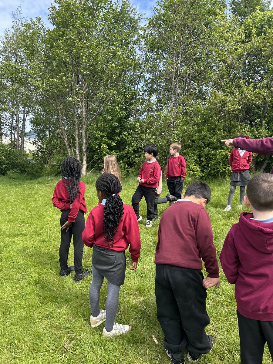 didyousayplay's tweet photo. We enjoyed our first week of Forest Kindergarten- we took the opportunity to explore the grounds safely and have some free play. L demonstrated great determination and focus trying to untangle Mrs Woolfries rope! @StRoseOfLimaPS #outdoors #learning #nature https://t.co/xmmAw92GLq