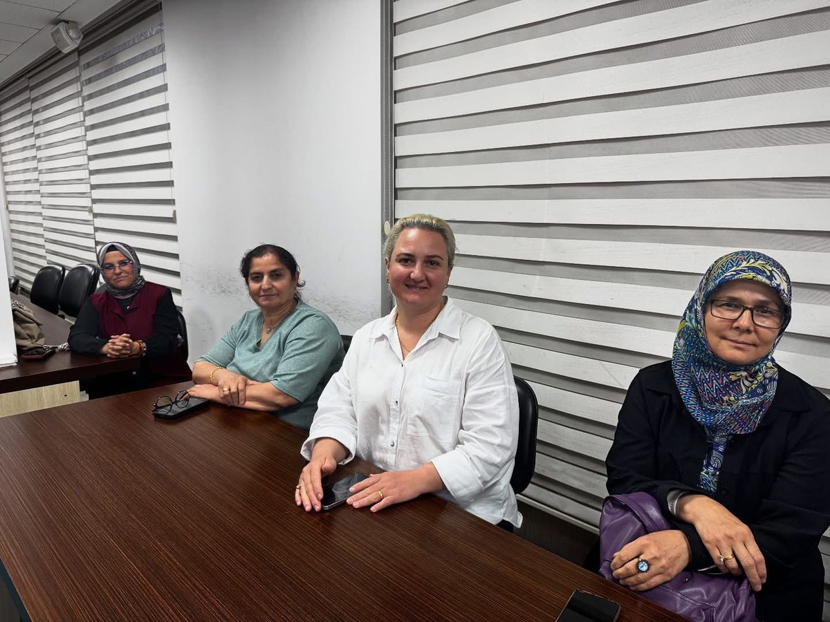 BİRSEL DABAK (@birseldabak) on Twitter photo Ak Parti Mersin il kadın kolları başkanımız Sn <a href="/FATMAABACI5/">FATMA ABACI</a> önderliğinde yönetim kurulu haftalık toplantımızı gerçekleştirdik .
Hayırlara vesile olsun .
<a href="/RTErdogan/">Recep Tayyip Erdoğan</a>
<a href="/abuyukgumus/">Ahmet Büyükgümüş</a>
<a href="/yahyacelik_/">YAHYA ÇELİK</a>
<a href="/tugbaisikercan/">Tuğba IŞIK ERCAN</a>
<a href="/deryabakbak27/">Doç. Dr. DERYA BAKBAK 🇹🇷</a>
<a href="/AdemAldemir33/">Adem Aldemir🇹🇷</a> Ak Parti Mersin il kadın kolları başkanımız Sn <a href="/FATMAABACI5/">FATMA ABACI</a> önderliğinde yönetim kurulu haftalık toplantımızı gerçekleştirdik .
Hayırlara vesile olsun .
<a href="/RTErdogan/">Recep Tayyip Erdoğan</a>
<a href="/abuyukgumus/">Ahmet Büyükgümüş</a>
<a href="/yahyacelik_/">YAHYA ÇELİK</a>
<a href="/tugbaisikercan/">Tuğba IŞIK ERCAN</a>
<a href="/deryabakbak27/">Doç. Dr. DERYA BAKBAK 🇹🇷</a>
<a href="/AdemAldemir33/">Adem Aldemir🇹🇷</a>