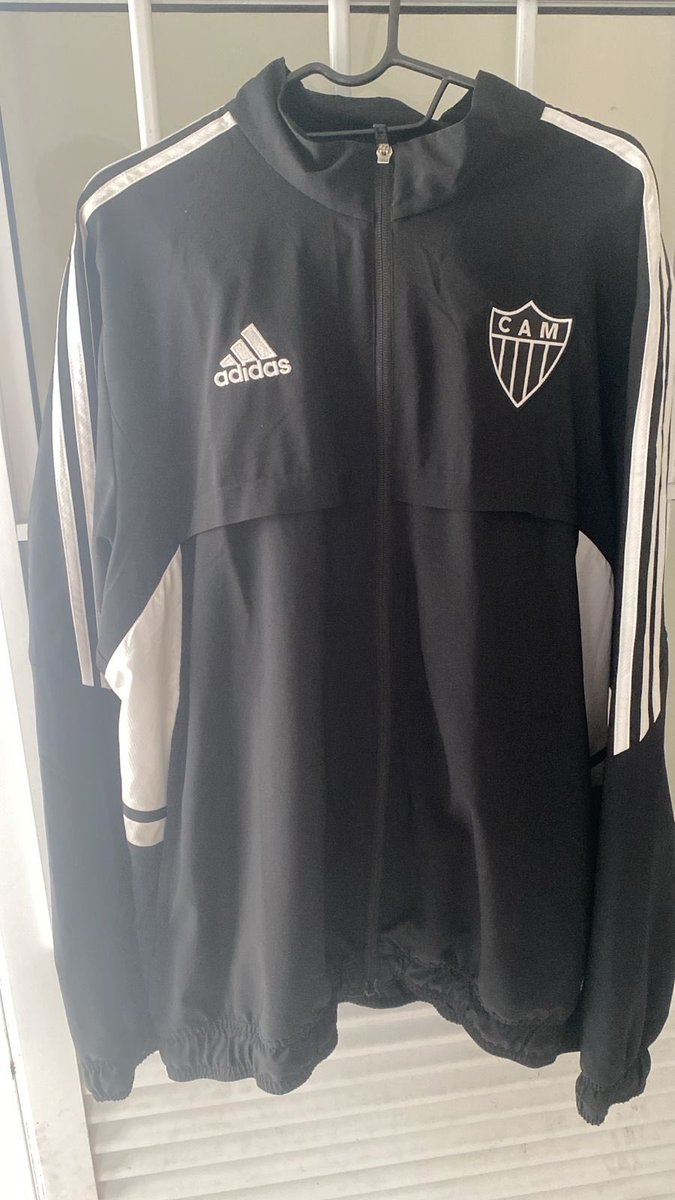 Pra ir embora rápido R$350,00 o conjunto
Calça M
Agasalho G