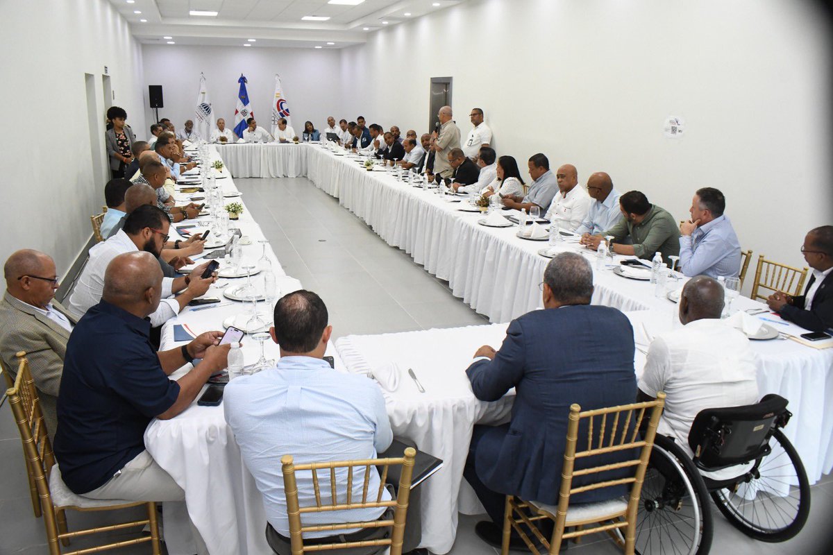 Comité Olímpico Dominicano (@colimdo) on Twitter photo En la reunión de las federaciones deportivas con el <a href="/miderec_rd/">Ministerio Deportes</a>, <a href="/GaribaldyBta/">Garibaldy Bautista</a>, presidente del Comité Olímpico Dominicano, calificó de positivo los pasos que se dieron a conocer en torno a los Juegos <a href="/SDQ2026/">Santo Domingo 2026</a>.
#colimdo En la reunión de las federaciones deportivas con el <a href="/miderec_rd/">Ministerio Deportes</a>, <a href="/GaribaldyBta/">Garibaldy Bautista</a>, presidente del Comité Olímpico Dominicano, calificó de positivo los pasos que se dieron a conocer en torno a los Juegos <a href="/SDQ2026/">Santo Domingo 2026</a>.
#colimdo