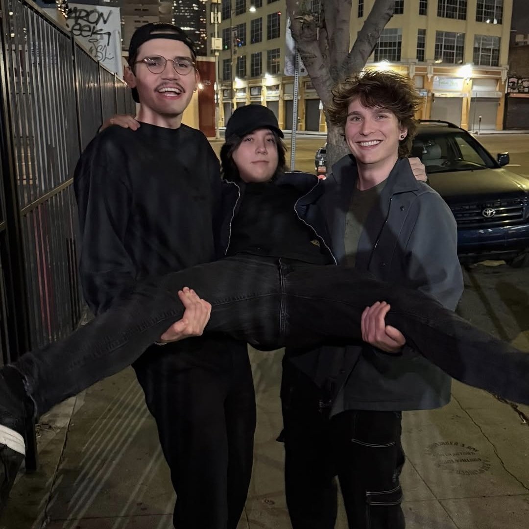 seeing my timeline be active again because of misclickduo is so rare to see nowadays

I genuinely hope we see these 2 in qsmp 2 😢