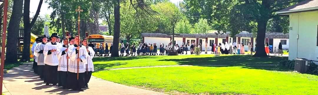 FrCarlosBorja's tweet image. Rosary procession from earlier today in honor of Our Lady of Fatima.
In Fatima's cove on the thirteenth of May; the Virgin Maria appeared at mid-day.
Ave, Ave, Ave Maria! Ave, Ave, Ave Maria!
‐------------------------
Our Lady of Fatima, pray for us!