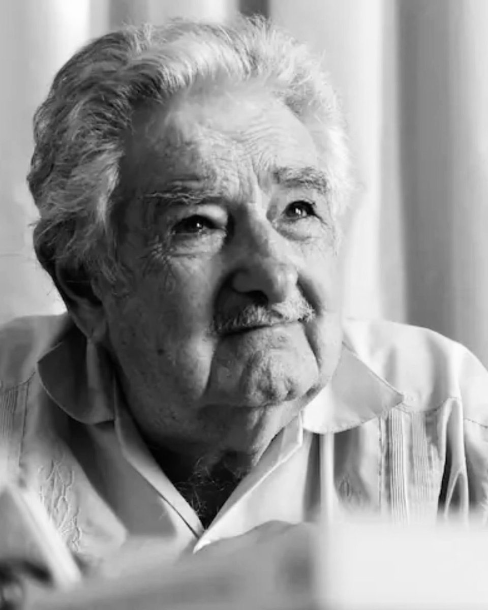 FerPerezQuilmes's tweet image. Humilde, decente, respetuoso, hoy nos toca despedir a un gran hombre que fue un ejemplo para muchas generaciones.
El Pepe Mujica expresa los mejores motivos de la política, saludamos a su familia, y a todo el pueblo uruguayo. Lo despedimos pero nos queda su legado. Hasta siempre…