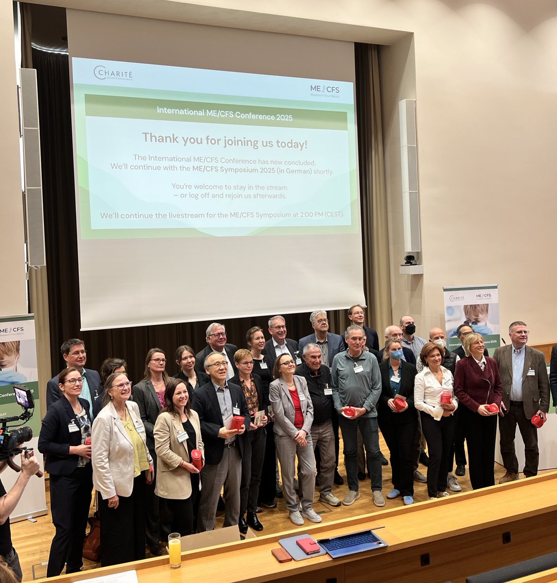 Bettina Grande (@grandebettina) on Twitter photo Eine internationale Gemeinschaft, vereint durch Wissenschaft, Mitgefühl & Entschlossenheit – diese #MECFS-Konferenz hat mir Hoffnung gegeben.
Dass geteiltes Wissen zu gemeinsamem Fortschritt wird.
Und dass niemand mit ME/CFS mehr alleine ist.
#MillionsMissing #MEAwareness Eine internationale Gemeinschaft, vereint durch Wissenschaft, Mitgefühl & Entschlossenheit – diese #MECFS-Konferenz hat mir Hoffnung gegeben.
Dass geteiltes Wissen zu gemeinsamem Fortschritt wird.
Und dass niemand mit ME/CFS mehr alleine ist.
#MillionsMissing #MEAwareness