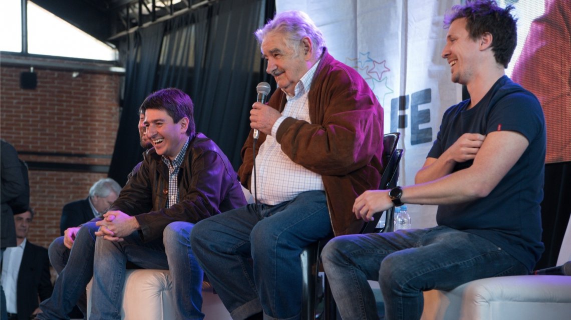 PSsantafe's tweet image. Hasta siempre, Pepe.
Desde el Partido Socialista de Santa Fe despedimos con profundo dolor a Pepe Mujica, un compañero de lucha, un ejemplo de honestidad, humildad y compromiso con los más humildes.
Tuvimos el honor de recibirlo en nuestra provincia y compartir con él momentos…