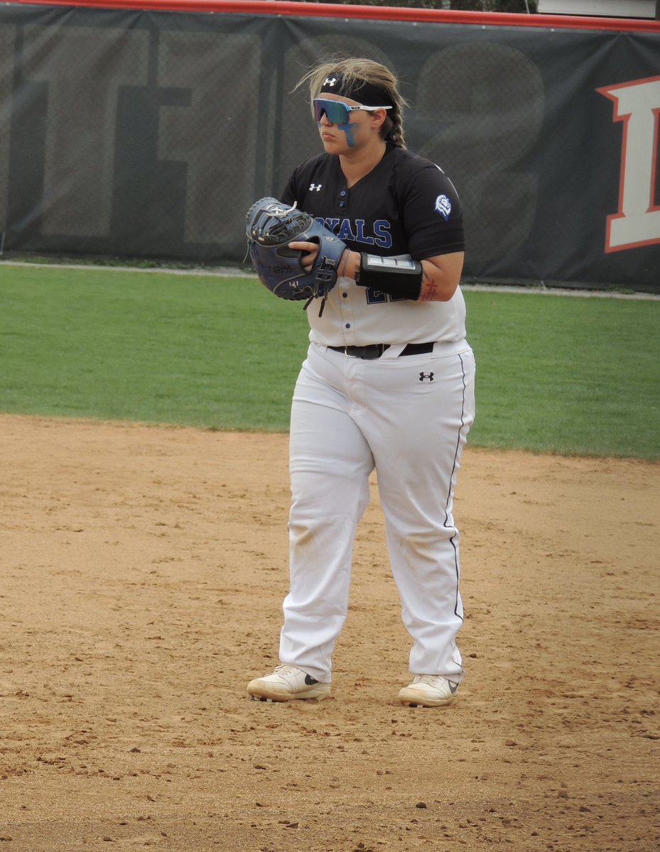 DeanMeaghan's tweet photo. what a great sophomore season,
all thanks to the man above 🙌❤️

@IHartFastpitch @odacathletics @VirginiaOCElite @EMU_Athletics @EMU_News @NCAADIII https://t.co/FA1PKitkG6