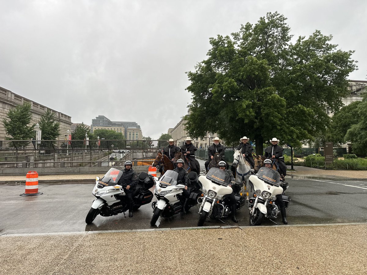 HCSO_D3Patrol's tweet image. D3 Sgt Carrizales and members of the @HCSOTexas Mounted and Motors units representing in D.C. for the annual law enforcement memorial and police week.