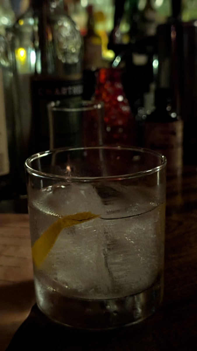 Gianni4mil's tweet photo. Am I losing it.? Literally in my thoughts about my current situation, mind racing, playing multiple scenarios in my head where sh!t is just not adding up. Like the math is so fcuked up that I ended up here at a cocktail lounge w/ live jazz playing sipping a mediocre white negroni https://t.co/01378HyJGU