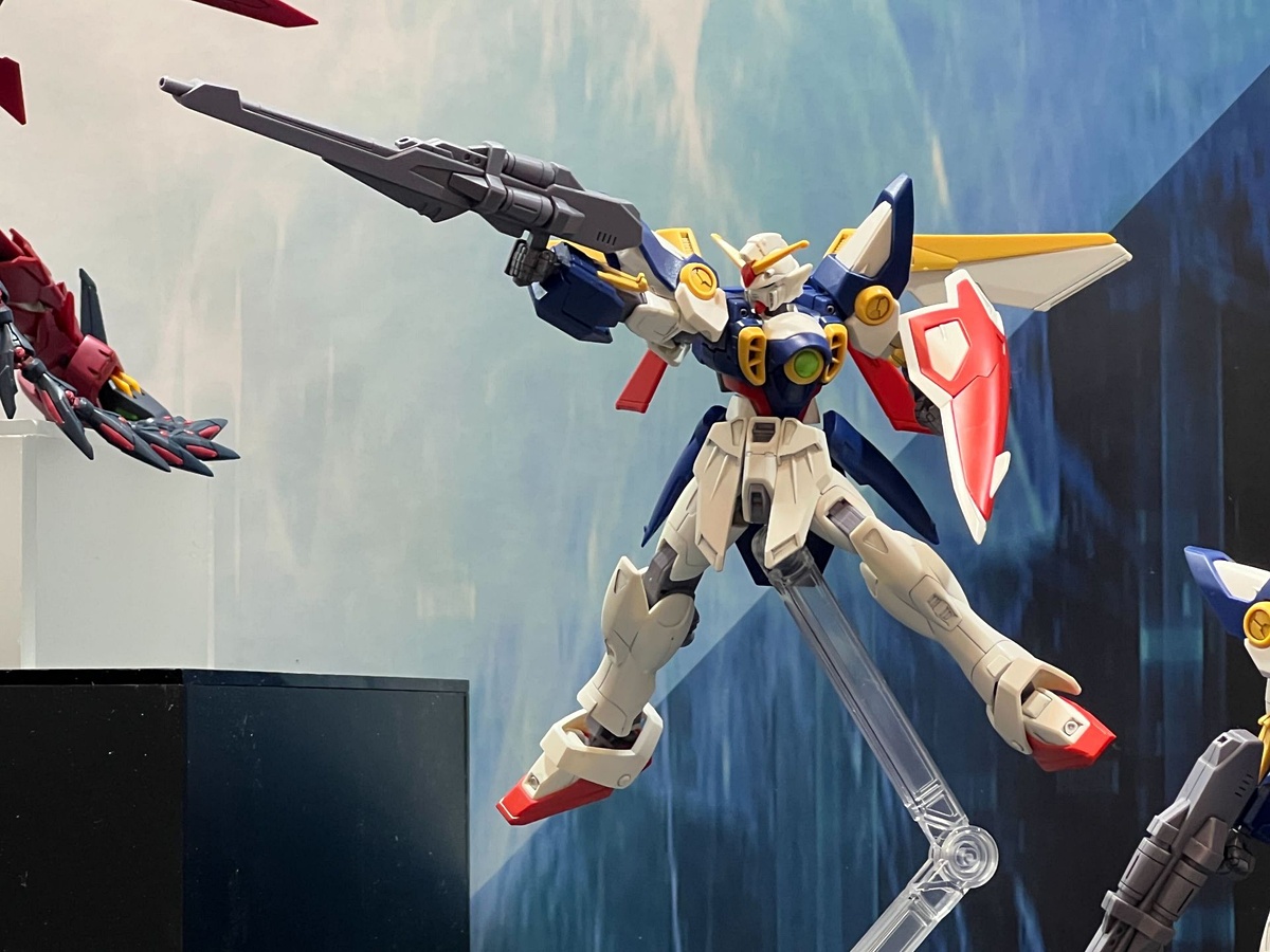 新機動戦記ガンダムW」のウイングガンダムがガンプラ「ENTRY GRADE」で