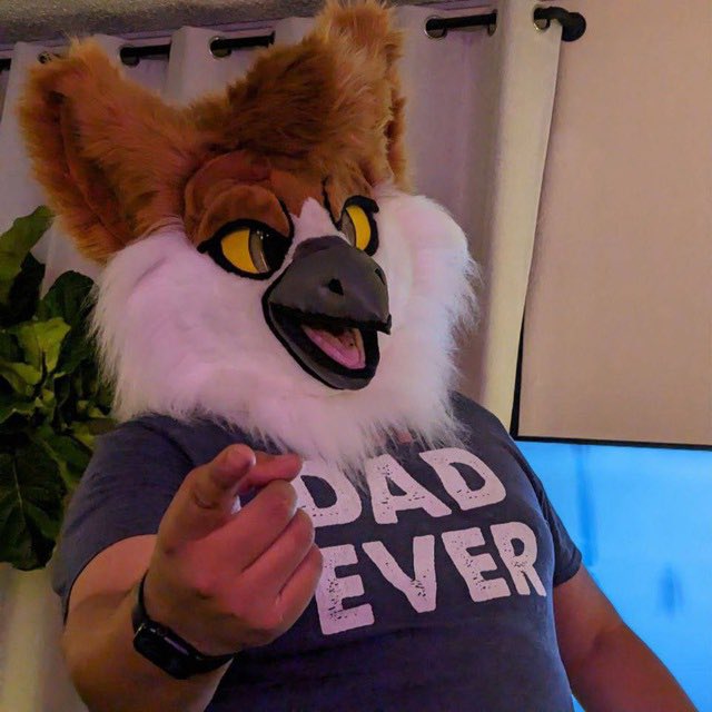 OwlGizmo's tweet image. Hi! Im Gizmo! SoCal born and Raised.
I try and bring SoCal love wherever I go.
Big dad energy💛