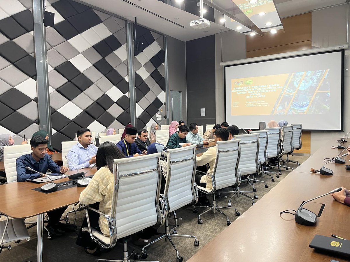 C_KAS@JKR tweet media