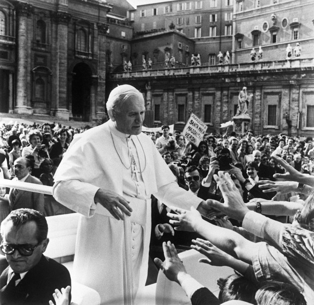 CatholicForLife's tweet photo. #StJohnPaulII 44 years ago today. St. Pope John Paul II was shot. Not long after, he #forgave the shooter. https://t.co/4e4xLU7B1j