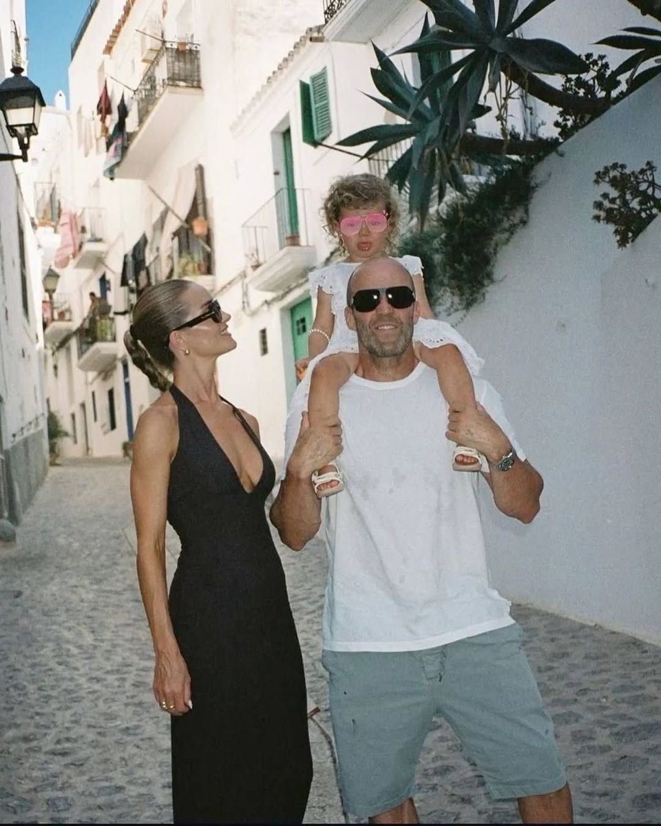 pedestrian's tweet photo. “I just want to work hard. Make money, eat with good people. And love the same woman over and over again.” -Jason Statham https://t.co/9efMDUuXJi