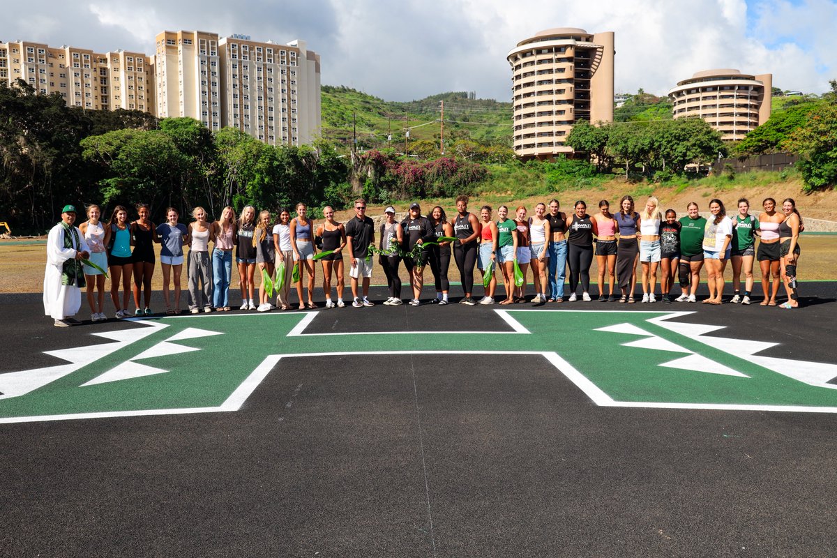 HawaiiXCTF's tweet photo. A first look at our new home 🏠 

Still some work to be done, but thankful to get a look at our brand new track and take part in a traditional Hawaiian blessing. 

#GoBows https://t.co/0081tiRobq