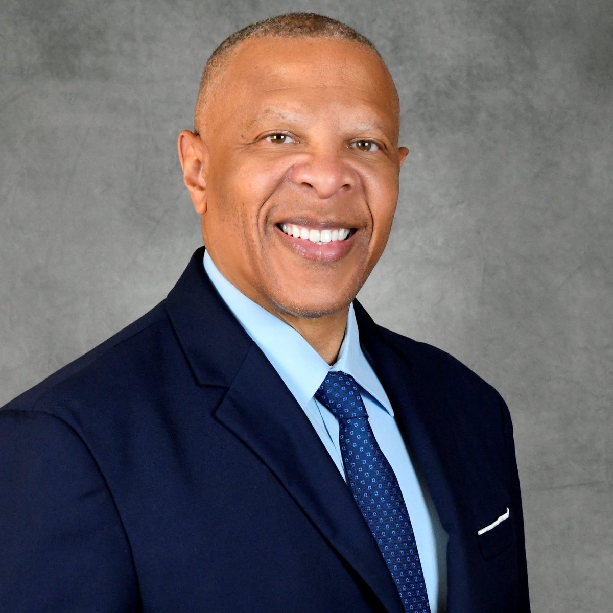 🚨BREAKING: Democrat John Ewing has defeated GOP incumbent Omaha, Nebraska Mayor Jean Stothert to become the first black mayor in the city’s history.

RETWEET to congratulate Mayor-elect Ewing on his historic victory!