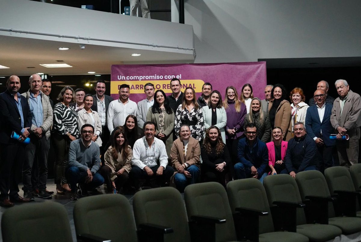 Carlos Mazeneth tweet media