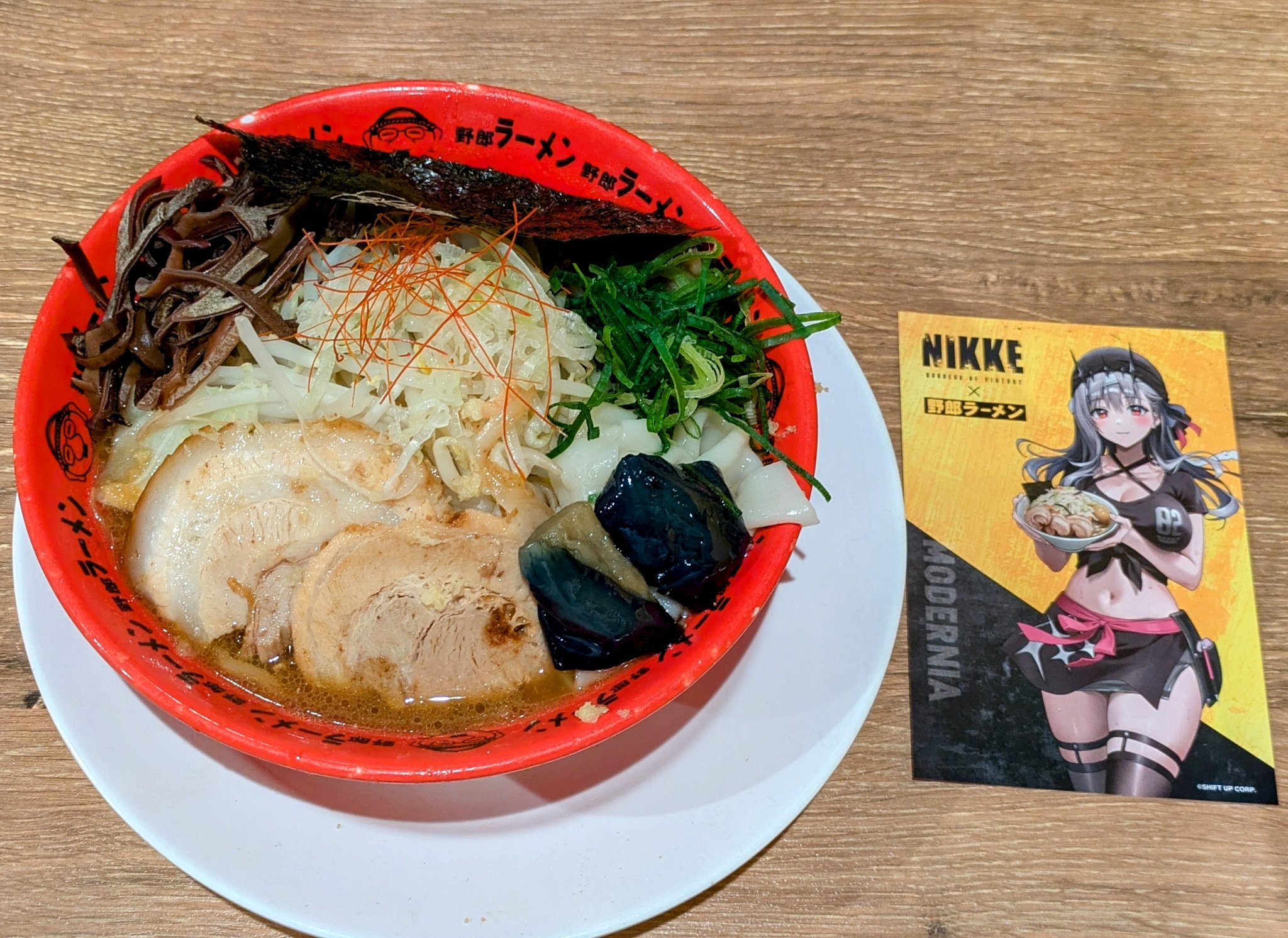 野郎ラーメン NIKKE 勝利の女神 NIKKE × 野郎ラーメン コラボ クラウン