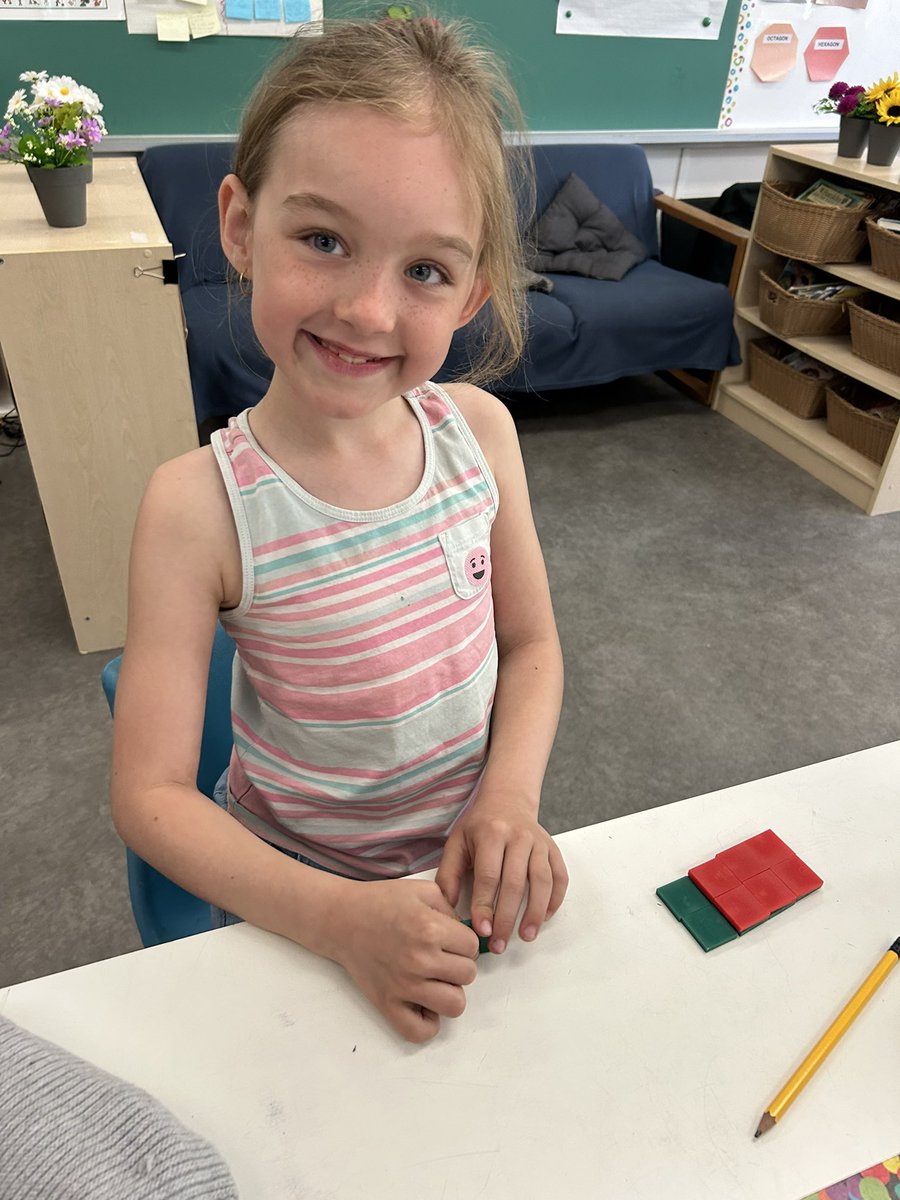 MsJSeas's tweet photo. Grade 2โs comparing fractions, โI can figure out which of 2 fractions is greaterโ @EASetonOCSB #MathUp https://t.co/FrTWUUaTPs