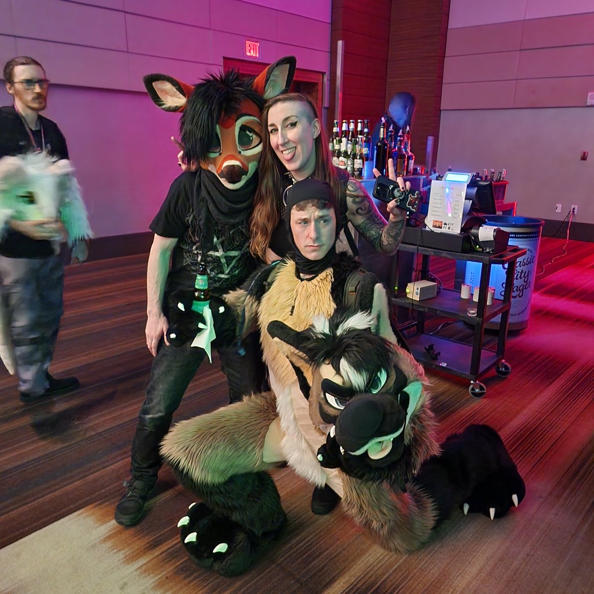 I love all my friends! #FWA25 

Suit head by <a href="/ConjureCreature/">Conjure Creature 🔮</a>