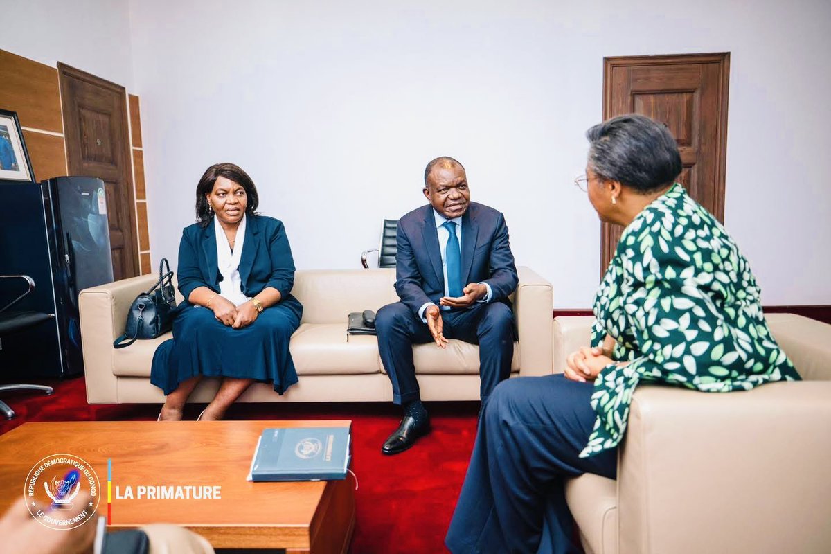 CongoCheri's tweet photo. Kinshasa. 13/5/25. Bonne fin des discussions 1ere revue du programme économique appuyé par le FMI. Les autorités entendent bien maintenir le cap en dépit d’un contexte difficile. Retour à Washington ce soir pour préparation de la réunion du Conseil d’administration. Pr Matungulu https://t.co/06yIZ90UEI