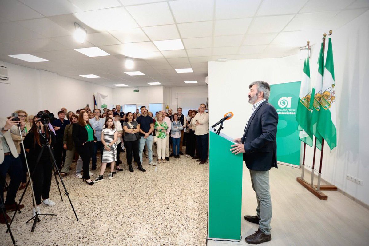 AxSiAlcala's tweet photo. Hoy abrimos las puertas de la nueva casa de los andalucistas en Alcalá de Guadaíra, un espacio que simboliza más que un local: un proyecto político de identidad, dignidad y compromiso con nuestra tierra.
¡Viva Alcalá y Viva Andalucía Libre! 💚✨
#AxSi #Andalucia #Alcalá https://t.co/oAKdsIdYCZ