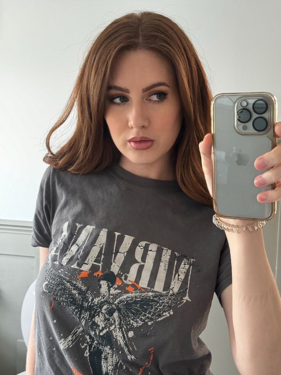 Scarlett Howard (@scarlettshoward) on Twitter photo 