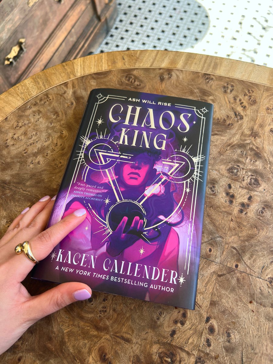 The vibes that Chaos King by Kacen Callender brings to the event🔮✨

Check out this explosive sequel to Infinity Alchemist, available now!