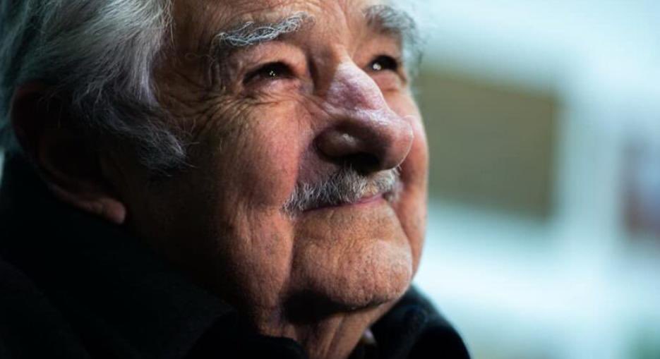 “Pertenezco a una generación que quiso cambiar el mundo, fui aplastado, derrotado, pulverizado, pero sigo soñando que vale la pena luchar para que la gente pueda vivir un poco mejor y con un mayor sentido de la igualdad"
Hasta la Victoria Siempre, Pepe querido!