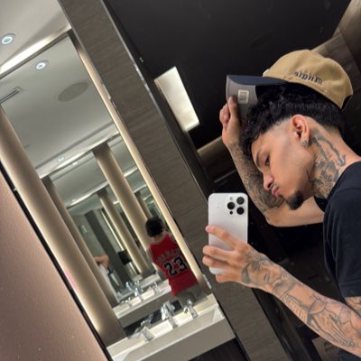 Eslymrtinez's tweet photo. #NewProfilePic https://t.co/bHVUsDPg55