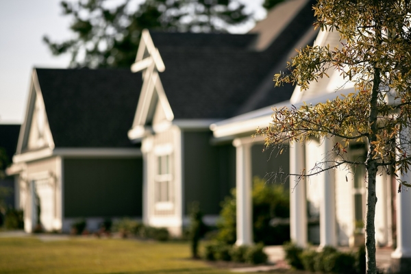 TrustyKeysRE's tweet photo. 🏡 Thinking of using home equity to buy another property? It can boost wealth, but comes with risks. Pros: better down payment &amp; lower interest rates. Cons: higher debt &amp; market risks. Make sure your finances are solid before diving in! #RealEstate #WealthBuilding #HomeEquity https://t.co/0schfofXZq