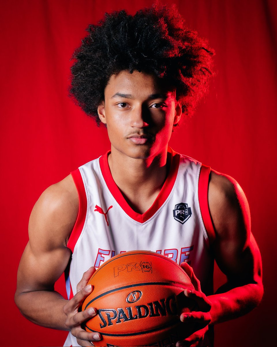 𝐏𝐑𝐎𝟏𝟔 𝐒𝟏 𝐍𝐨𝐭𝐞𝐬📓

2026 W Donovan Criss is a potential riser to keep an eye on this summer. Smooth shotmaker, tough finisher and a productive positional rebounder. UTEP was the latest to offer and more programs should enter the picture this summer.