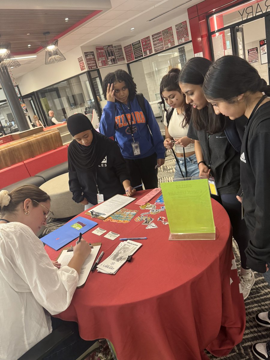 gabbyb1216's tweet photo. Getting summer-ready with Dallas Public Library! Our Wildcats are signing up for public library cards just in time for summer reading adventures. Let the page-turning begin! @LakeHighlandsHS @LIBRARIESinRISD @dallaslibrary #SummerReading #LibraryCardPower #ReadAllSummer https://t.co/eoV5nxeDyv