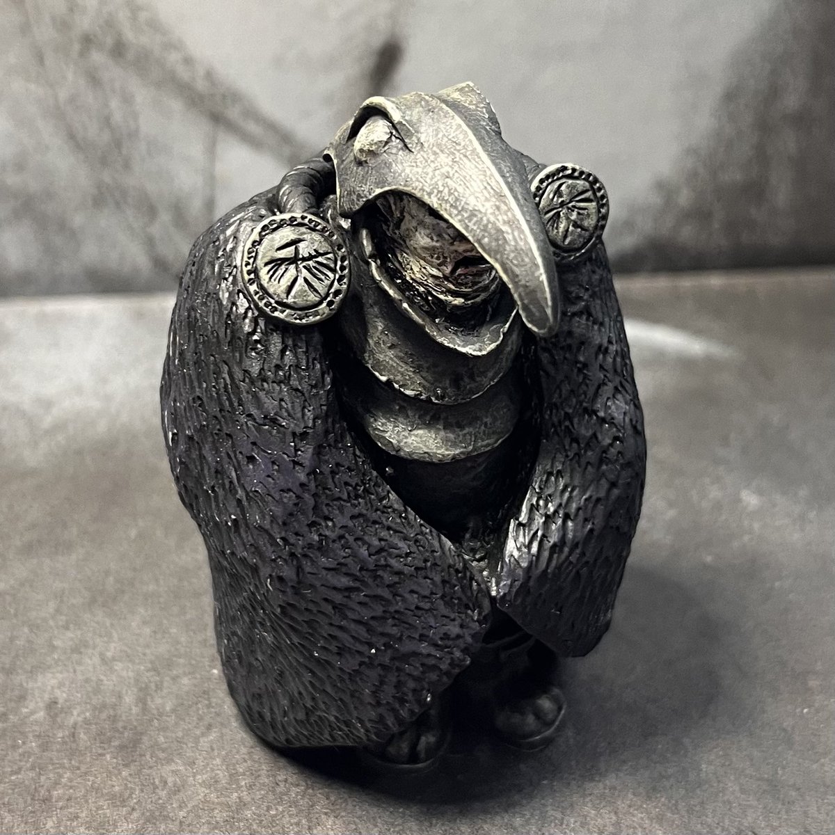 CollinLueb's tweet photo. crow knight https://t.co/SvdjMOGRq0