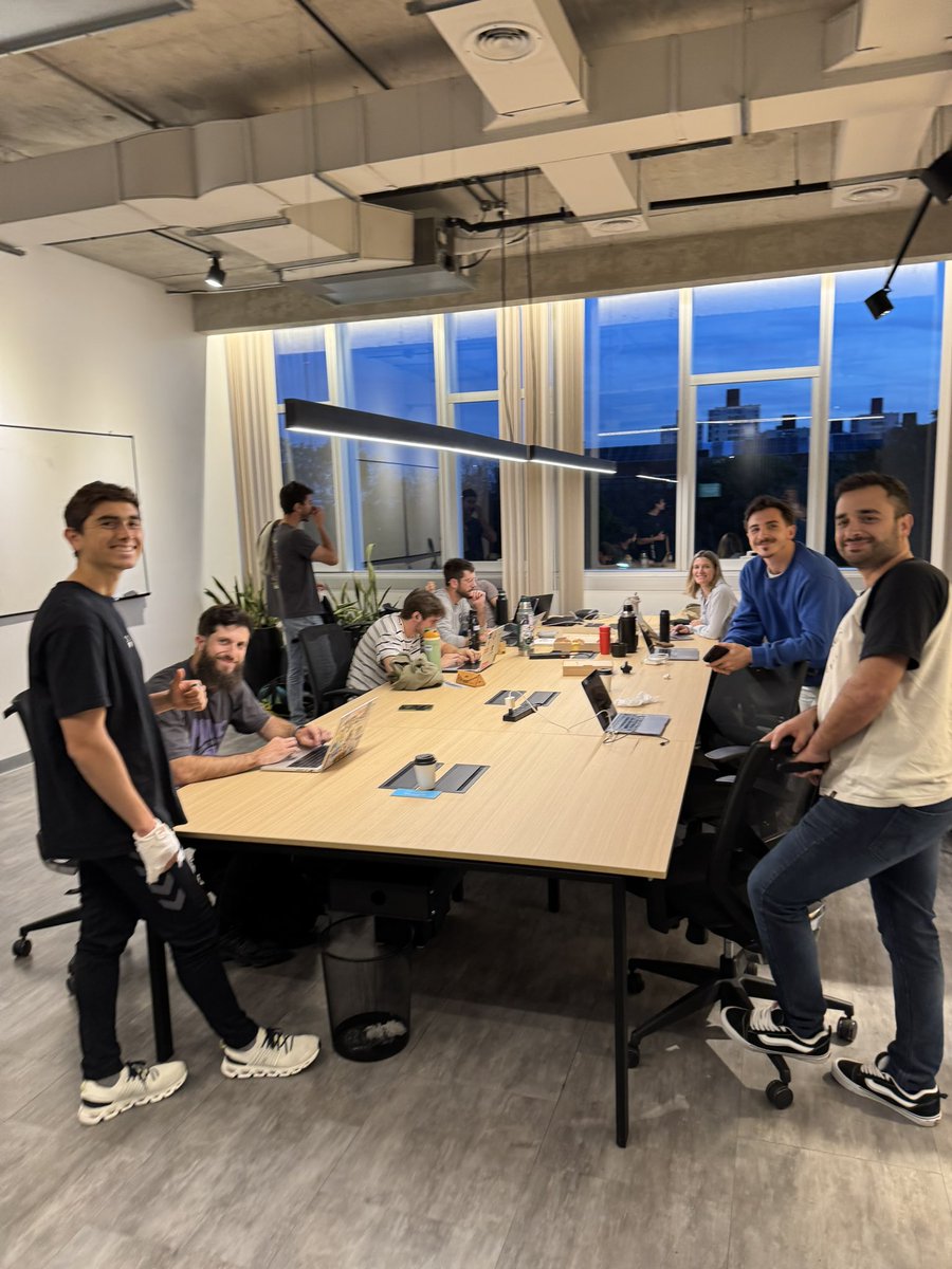 Today <a href="/juliicorti/">Juls</a> soft-launched DeFi Days and it was a huge success!
Builders from top DeFi protocols came together to collaborate and push the space forward. 

From DeFi, for DeFi ✨

🗓️ Join us every Tuesday at <a href="/crecimientoar/">Crecimiento 🌞</a>. The movement is just getting started.